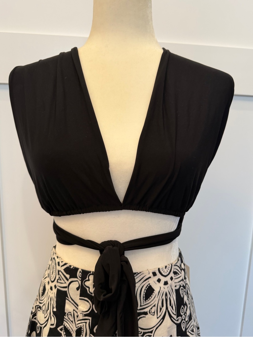 New! Lavish Couture Multi-Way Convertible Wrap Crop Top Solid Black Size Medium